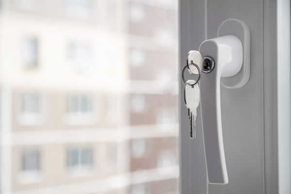 exterior screen door handle with key