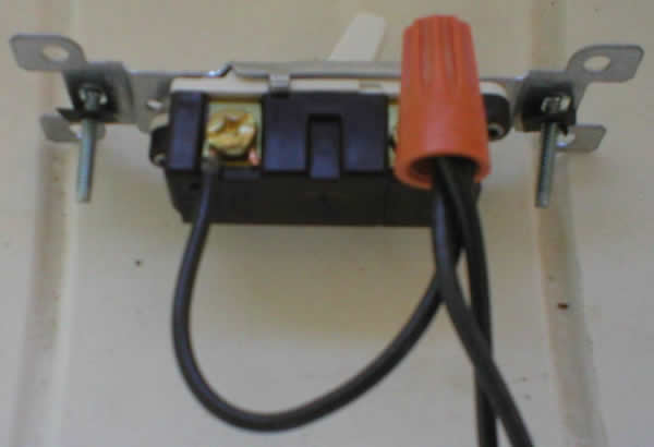 Correct method of attaching more than one wire to a screw terminal