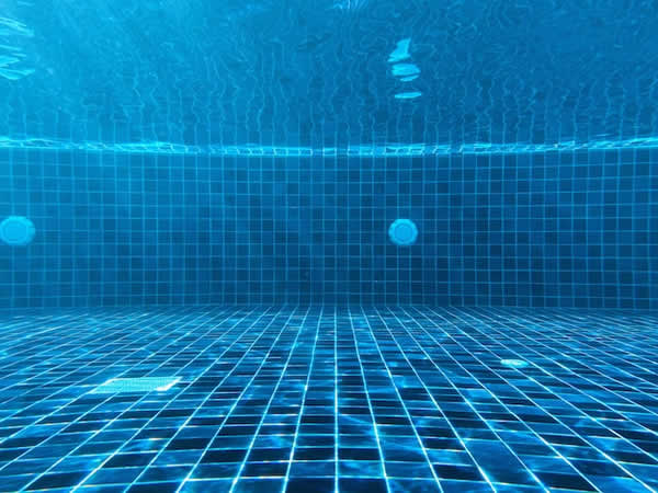 underwater photograph in swimming pool