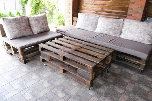 furniture made from shipping pallets