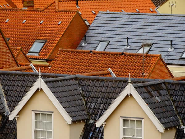 a picture of numerous roofs