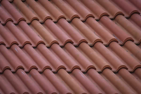 roof with clay roofing tiles