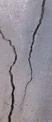 cracks in concrete wall